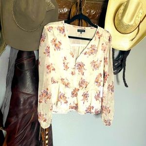 1 State floral blouse, brand new, tags still on! Size medium